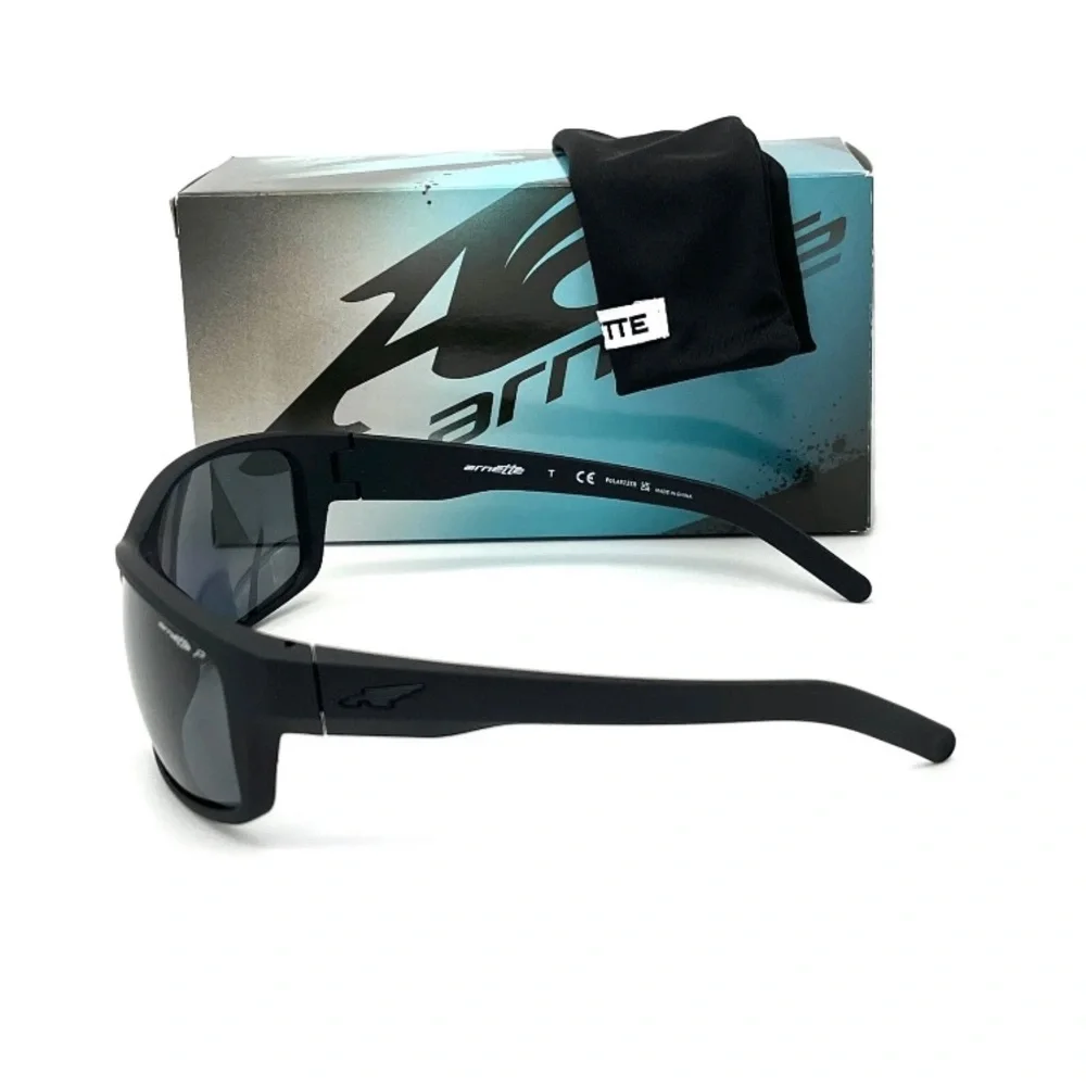 ARNETTE FASTBALL AN4202 Rubber Black / Dark Gray Polarized 62mm Sunglasses